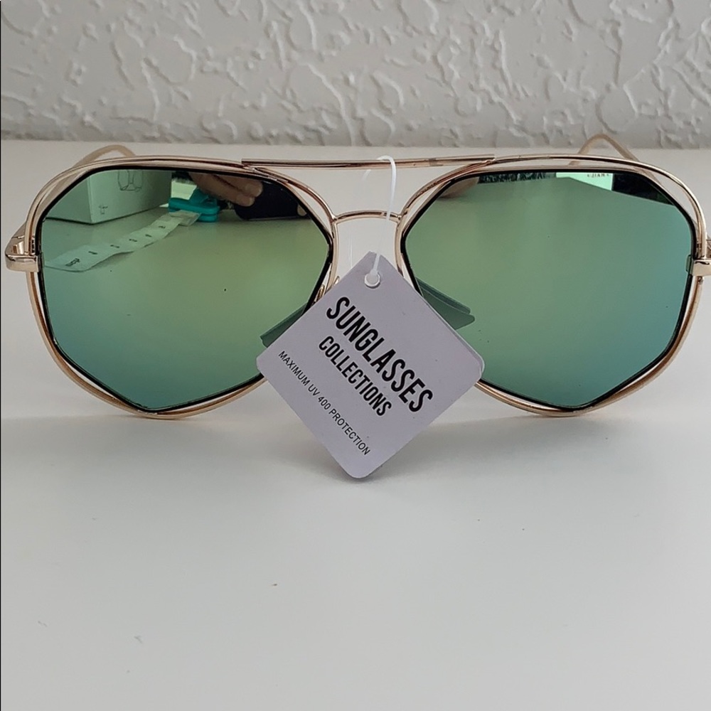 SUNGLASSES